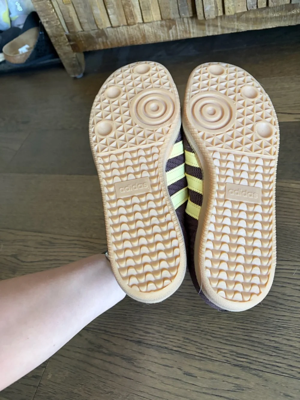 Women's Adidas Samba OG - Shadow Brown/Powder Yellow size 9 - Picture 14 of 14